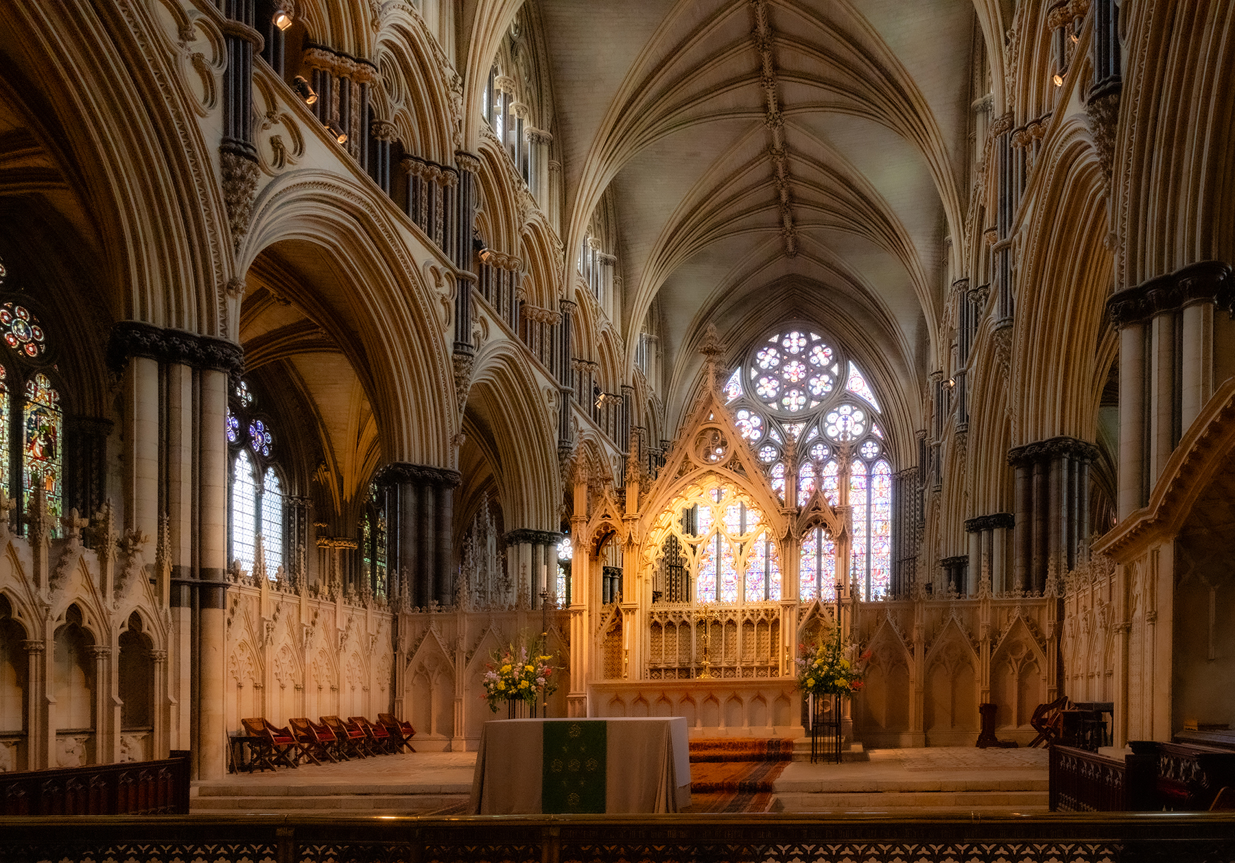 cloudy, dreamlike image of the high altar of Lincoln Cathedral